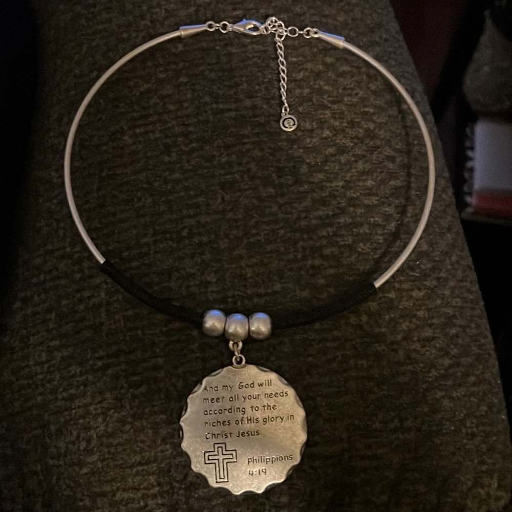 Ladies Necklace